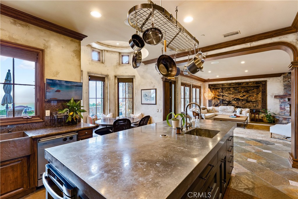 MLS #NP25278615 image #16