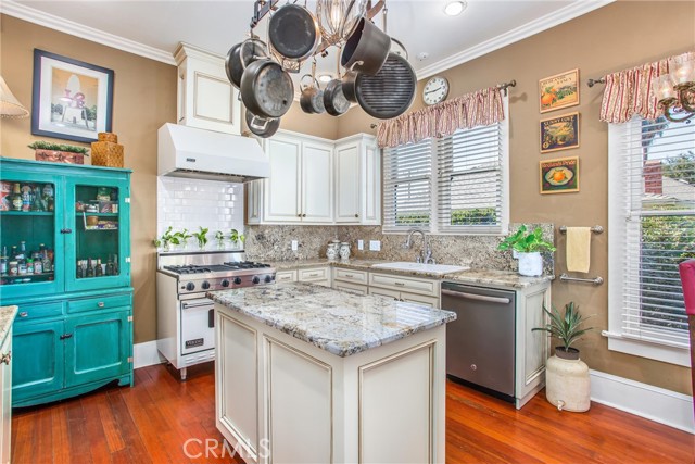 Detail Gallery Image 13 of 27 For 457 S 4th St, Redlands,  CA 92373 - 3 Beds | 1/1 Baths