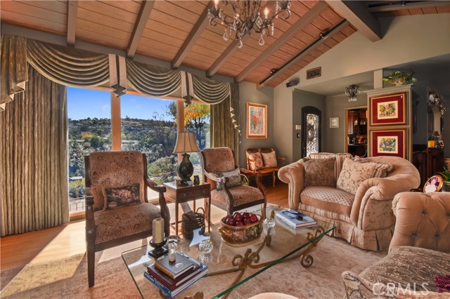 Living room with pastoral views of Palos Verdes!