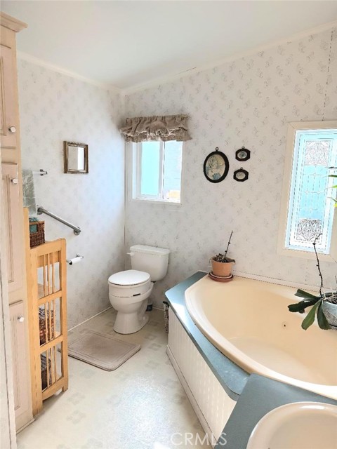 Detail Gallery Image 10 of 22 For 21851 Newland St. #82,  Huntington Beach,  CA 92646 - 4 Beds | 2 Baths