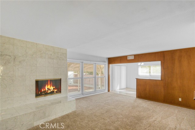 10352 Hayvenhurst Avenue photo 2