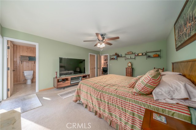 14274 Regina Way, Cobb CA: https://media.crmls.org/medias/cb91edf2-6926-412e-b2e4-75476f378d96.jpg