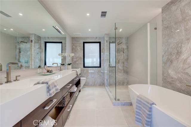 405 26th Street, Manhattan Beach, California 90266, 4 Bedrooms Bedrooms, ,1 BathroomBathrooms,Residential,Sold,26th Street,SB21203664