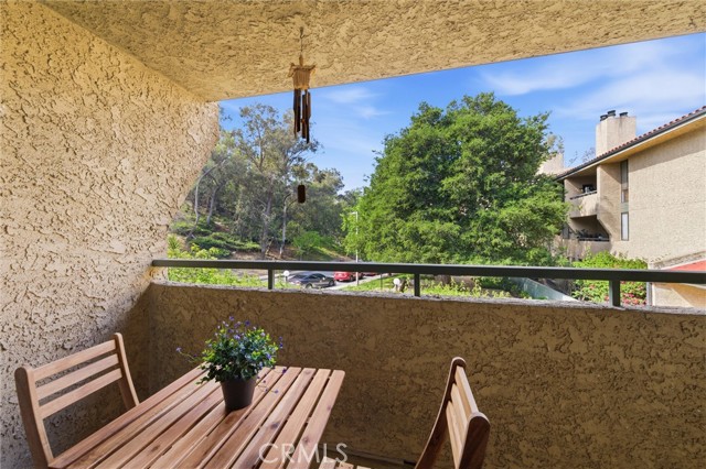 Detail Gallery Image 11 of 31 For 4275 via Arbolada #210,  Los Angeles,  CA 90042 - 2 Beds | 2 Baths