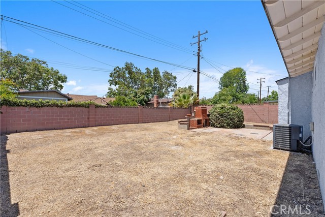 11747 Hollyview Drive, La Mirada CA: https://media.crmls.org/medias/cb9350d8-0d4d-4673-8b3b-644fcc48fcbe.jpg