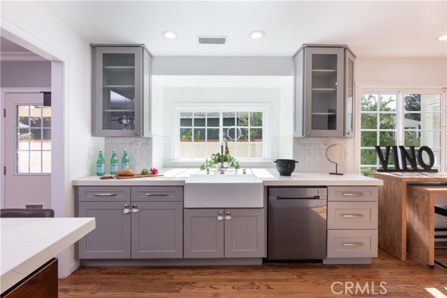 Detail Gallery Image 10 of 31 For 474 E 44th Cir, Long Beach,  CA 90807 - 3 Beds | 2 Baths