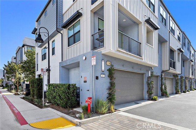 944 N Divino Privado, Ontario CA: https://media.crmls.org/medias/cb93e8c4-bc00-465f-8c98-de50b341e5a4.jpg