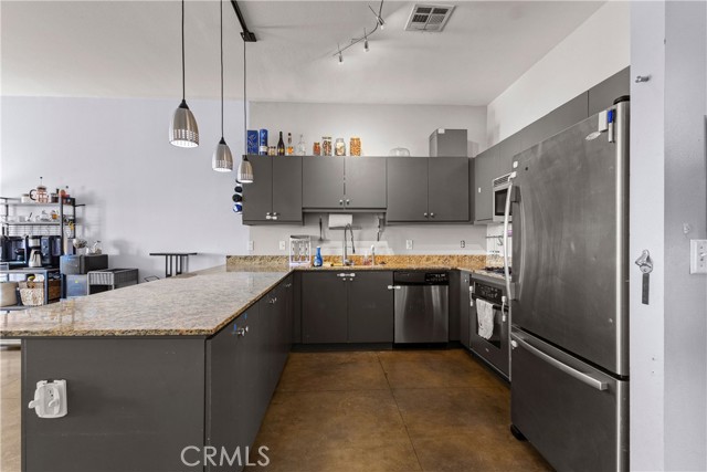 435 West Center Street Promenade, Anaheim CA: https://media.crmls.org/medias/cb93e917-cb5d-4115-a81b-8be67000e3dd.jpg