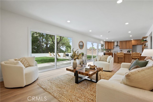 24711 Acropolis Drive, Mission Viejo CA: https://media.crmls.org/medias/cb942540-b655-4ee8-8d42-540485ad1faf.jpg