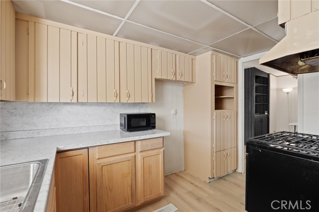 701 E Lassen Avenue, Chico CA: https://media.crmls.org/medias/cb942d0e-cb4c-4f1e-862d-eeba0123c65a.jpg