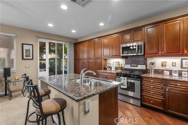 Detail Gallery Image 3 of 33 For 28369 Casselman Ln, Saugus,  CA 91350 - 3 Beds | 3 Baths
