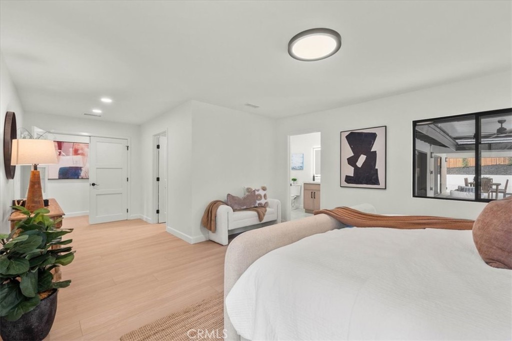 https://media.crmls.org/medias/cb94b0dc-f9ea-40d2-8c68-53536468e667.jpg?preset=X-Large