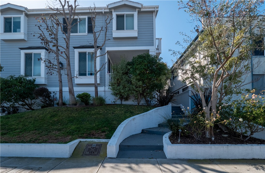 1202 Tennyson Street, Manhattan Beach, California 90266, 3 Bedrooms Bedrooms, ,2 BathroomsBathrooms,Residential,Sold,Tennyson Street,SB22030278