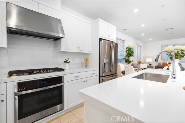 Detail Gallery Image 4 of 45 For 501 Embrook, West Covina,  CA 91791 - 4 Beds | 3 Baths