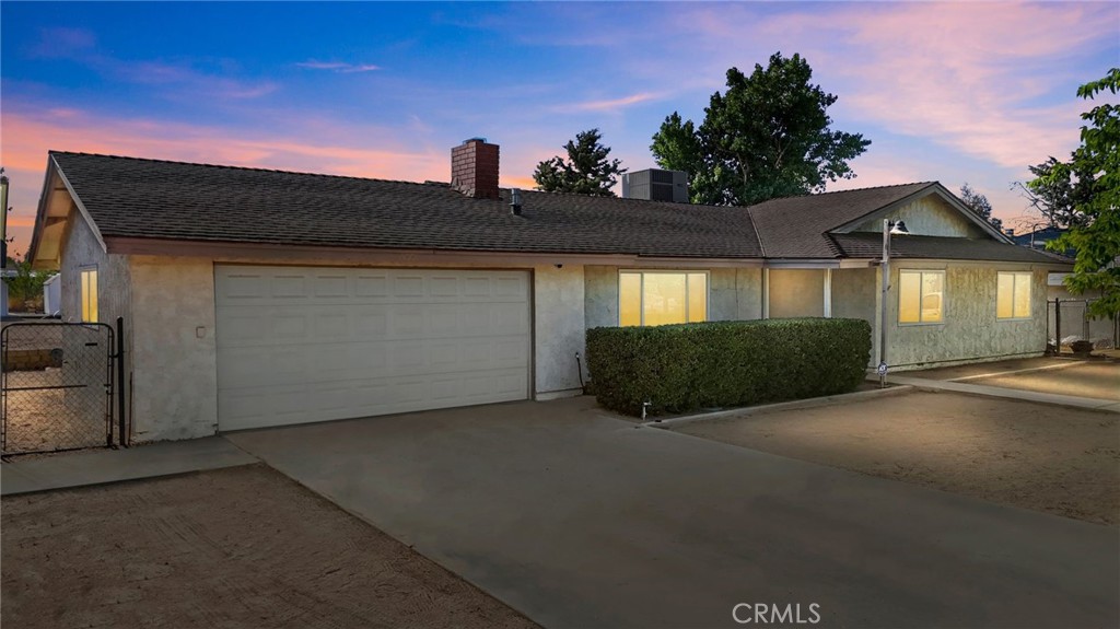 8932 Hickory