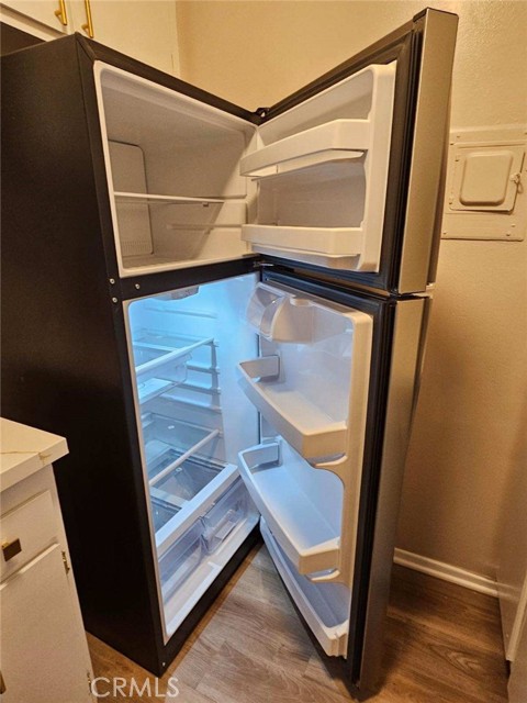 Detail Gallery Image 14 of 20 For 18307 Burbank, Tarzana,  CA 91356 - 1 Beds | 1 Baths