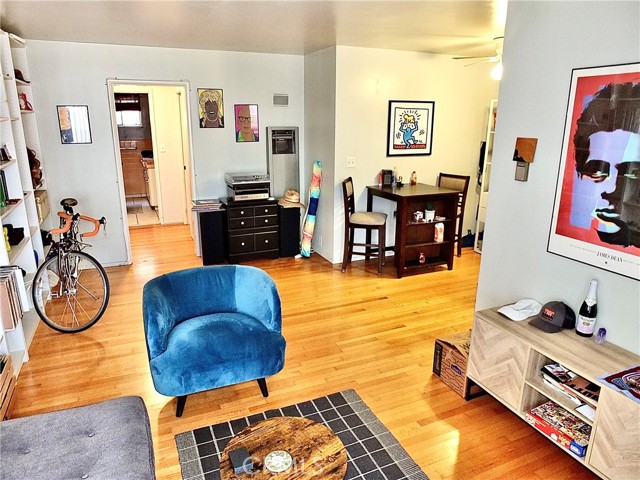 1724 E 1st Street, Long Beach CA: https://media.crmls.org/medias/cb95eff4-a570-4182-9c66-6f4aa4f754de.jpg