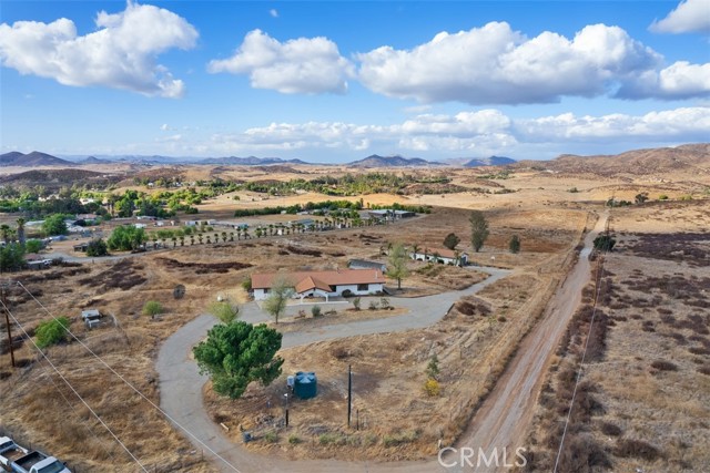 Detail Gallery Image 2 of 19 For 34255 Grigg Ln, Winchester,  CA 92596 - 3 Beds | 2 Baths