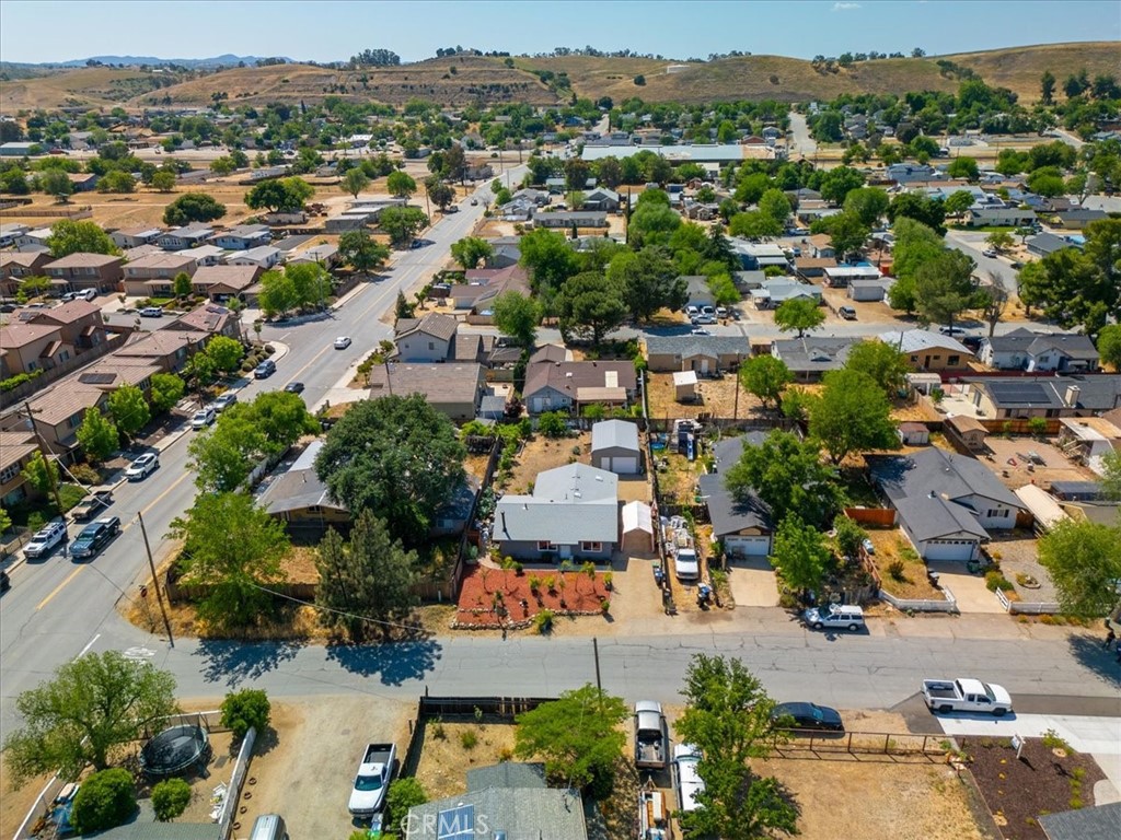 https://media.crmls.org/medias/cb96f948-0efe-46e6-8c77-964f642edb6a.jpg?preset=X-Large