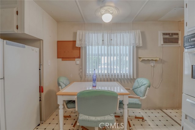 12995 6th, Yucaipa CA: https://media.crmls.org/medias/cb97ba96-4d54-43ce-8131-e5cff7188ca7.jpg