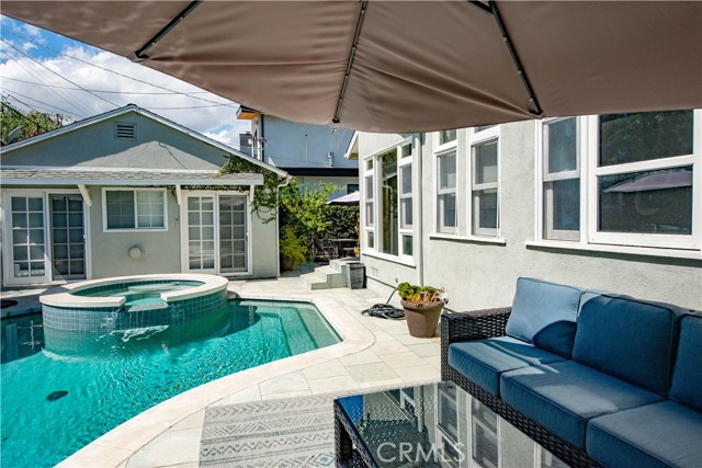 13964 Peach Grove Street, Sherman Oaks CA: https://media.crmls.org/medias/cb97c286-17b0-424a-a01f-9bc2094a7d40.jpg