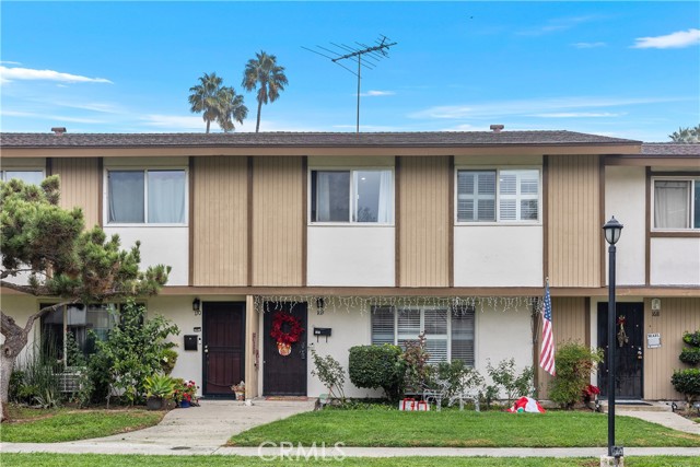 Detail Gallery Image 2 of 40 For 1722 Mitchell Ave #169,  Tustin,  CA 92780 - 4 Beds | 2/1 Baths