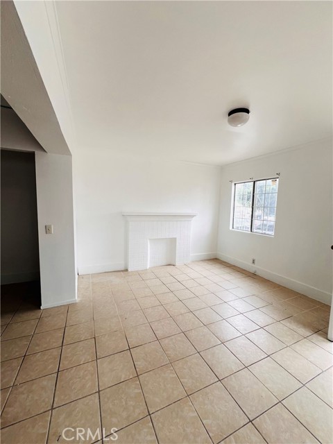 Detail Gallery Image 5 of 10 For 1738 W 38th St, Los Angeles,  CA 90062 - 2 Beds | 1 Baths