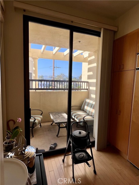 11847 Gorham Avenue, Los Angeles CA: https://media.crmls.org/medias/cb99ff46-01f2-4825-b7ab-72eefda7e392.jpg