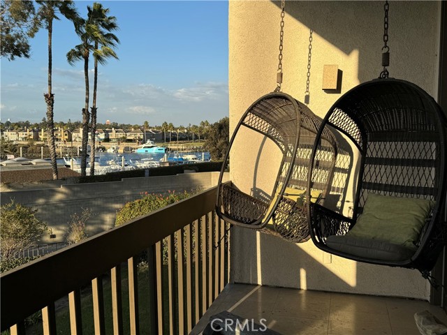 Detail Gallery Image 3 of 18 For 5211 Marina Pacifica Dr #229,  Long Beach,  CA 90803 - 1 Beds | 1 Baths