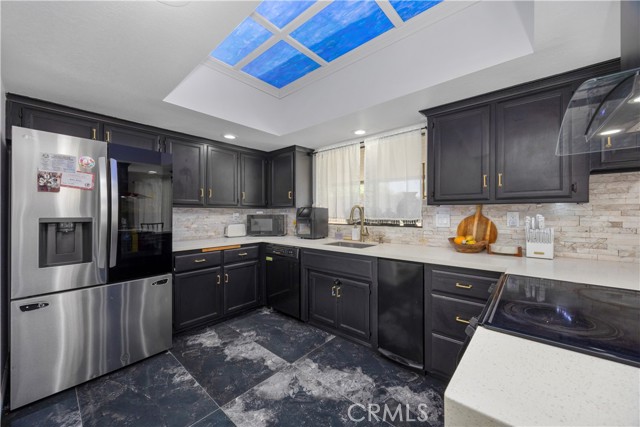 Detail Gallery Image 14 of 27 For 3319 Maywood Dr #1,  Bakersfield,  CA 93306 - 3 Beds | 2 Baths