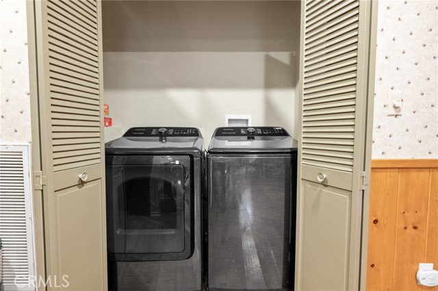 505 Barrett Way, Big Bear City CA: https://media.crmls.org/medias/cb9ad582-48b4-4976-9fa9-1cbfc026f8d9.jpg