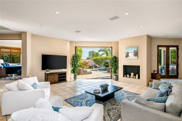 215 S Poinsettia Avenue, Manhattan Beach CA: https://media.crmls.org/medias/cb9b9513-60c1-4474-a38d-955255ab11d0.jpg
