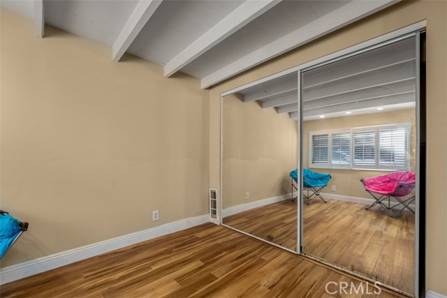 55 B Surfside Avenue, Surfside CA: https://media.crmls.org/medias/cb9b99fc-1512-471e-8f96-a634634d9701.jpg