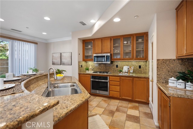 Detail Gallery Image 6 of 49 For 9 Lilac, Irvine,  CA 92618 - 3 Beds | 3 Baths