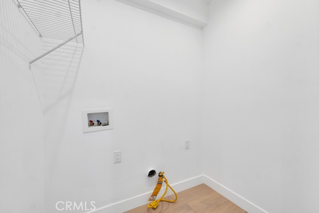 Detail Gallery Image 27 of 54 For 4941 Hesperia Ave, Encino,  CA 91316 - 5 Beds | 4 Baths