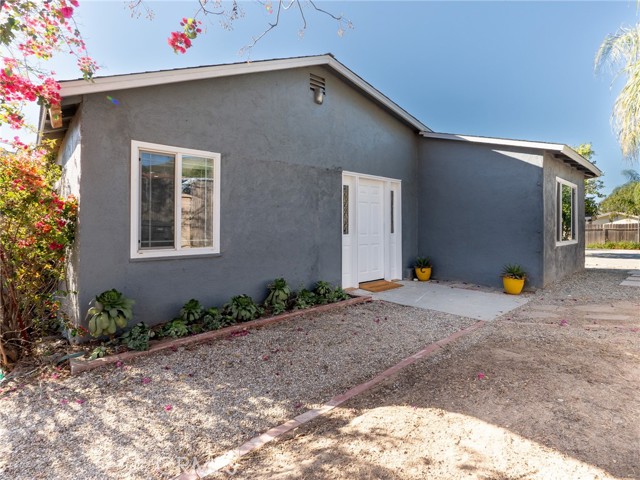 Detail Gallery Image 2 of 25 For 32369 Valley View Ave, Lake Elsinore,  CA 92530 - 2 Beds | 1 Baths