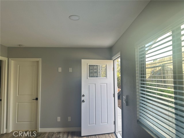 Detail Gallery Image 3 of 7 For 620 Wilshire, Newbury Park,  CA 91320 - 3 Beds | 2/1 Baths