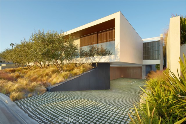 2460 Monaco Drive, Laguna Beach CA: https://media.crmls.org/medias/cb9ca6a4-33df-45b9-a45d-488870316637.jpg