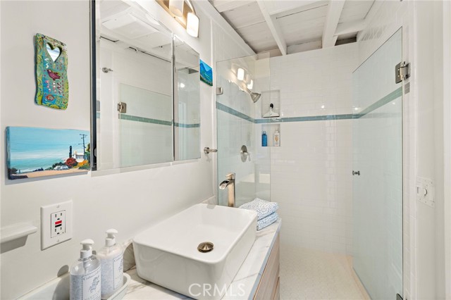Detail Gallery Image 11 of 38 For 1511 Bluebird Canyon Dr, Laguna Beach,  CA 92651 - 3 Beds | 2 Baths