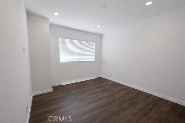 Detail Gallery Image 9 of 19 For 7105 N Dylan Ct, Reseda,  CA 91335 - 4 Beds | 3 Baths