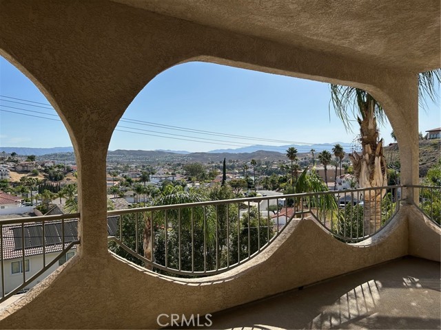 28856 Yosemite Place, Canyon Lake CA: https://media.crmls.org/medias/cb9d7965-00e9-4dcb-9a94-f658454bd546.jpg