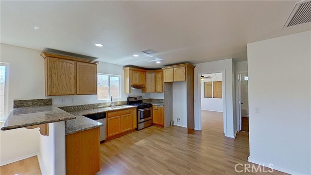 Detail Gallery Image 5 of 32 For 38553 4th St, Palmdale,  CA 93550 - 3 Beds | 2 Baths