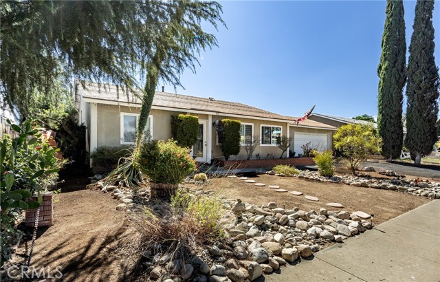 Detail Gallery Image 3 of 17 For 870 Falcon Ln, Redlands,  CA 92374 - 4 Beds | 2 Baths