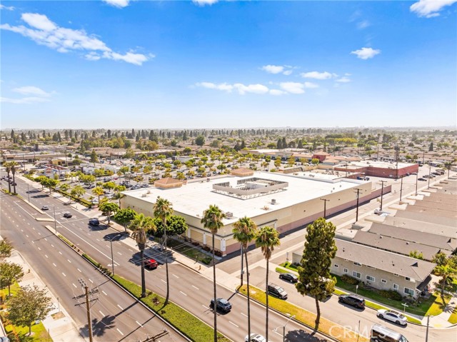6051 Santa Barbara Avenue, Garden Grove CA: https://media.crmls.org/medias/cb9f7998-7c70-4523-9991-11ac28e5874b.jpg