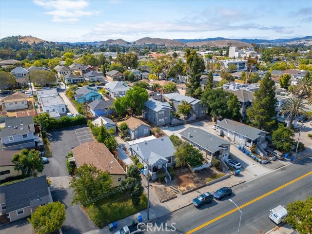 1143 Walnut Street, San Luis Obispo CA: https://media.crmls.org/medias/cba03ad0-5fb8-4f5c-aea6-2b30c8134172.jpg