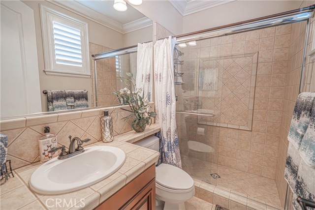 Detail Gallery Image 25 of 75 For 26524 Valley Oak Ln, Valencia,  CA 91381 - 5 Beds | 5/1 Baths