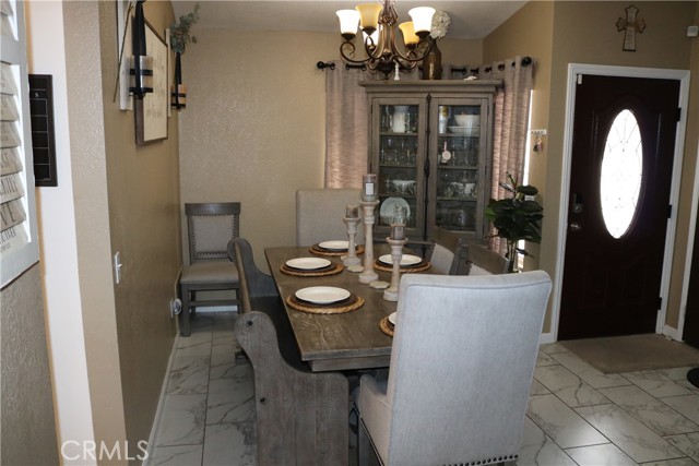 Detail Gallery Image 4 of 20 For 347 Columbine Ct, Perris,  CA 92570 - 3 Beds | 2 Baths