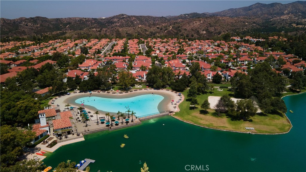 https://media.crmls.org/medias/cba0841b-b65c-4595-bd6d-b376b5e2dc6d.jpg?preset=X-Large