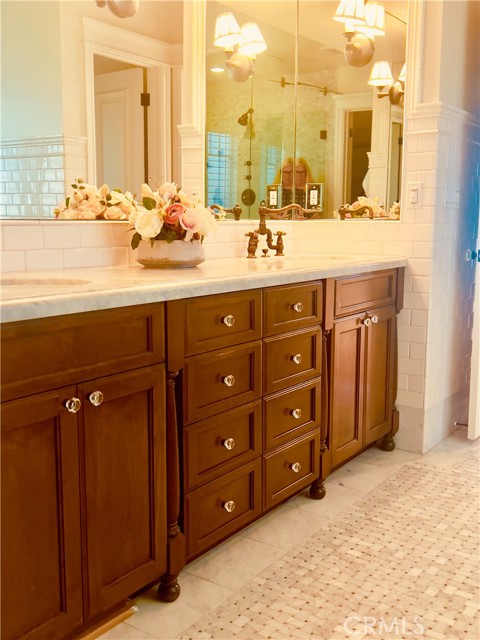 Detail Gallery Image 43 of 75 For 132 28th St, Hermosa Beach,  CA 90254 - 5 Beds | 4/1 Baths
