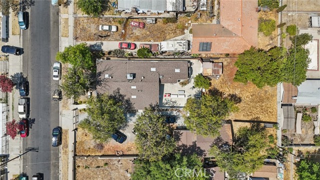 8040 Troost Avenue, North Hollywood CA: https://media.crmls.org/medias/cba2a816-2bfc-4535-9028-3d44b567a034.jpg